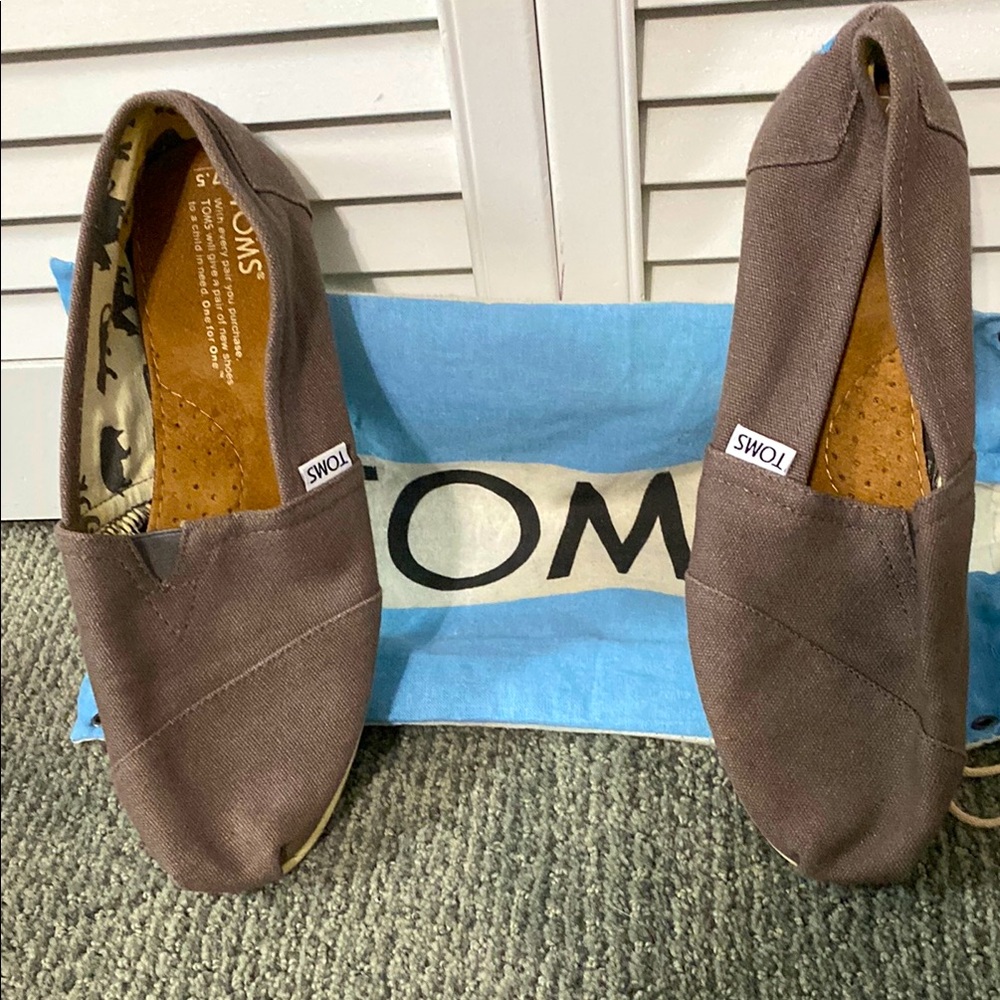 Toms Brown Loafers Slip-Ons with Elastic Goring